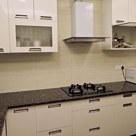Woodpecker Service Apartments - Green Park New Delhi Luaran gambar