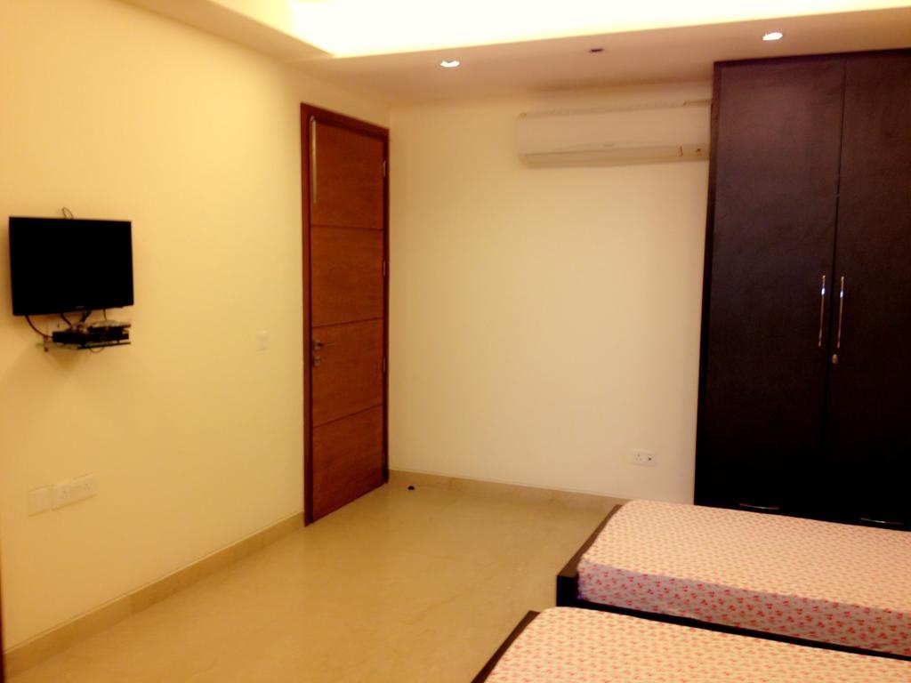 Woodpecker Service Apartments - Green Park New Delhi Luaran gambar