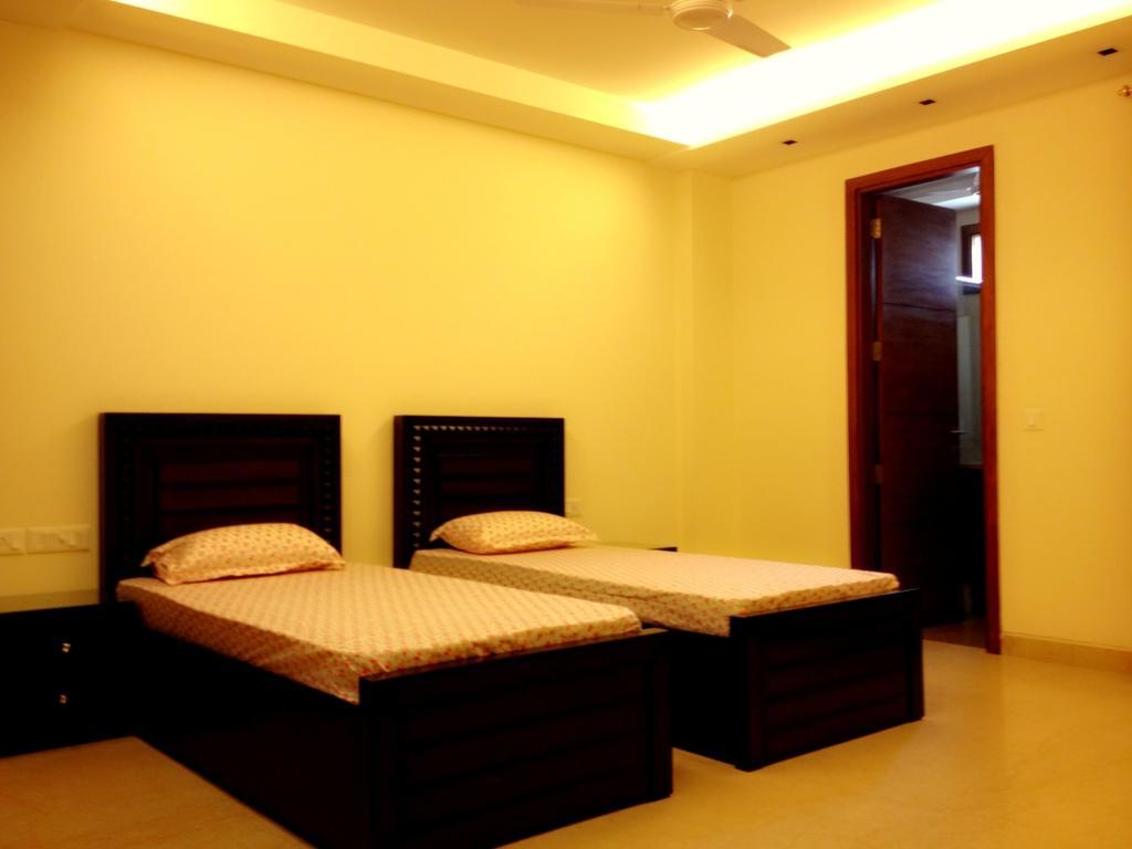 Woodpecker Service Apartments - Green Park New Delhi Luaran gambar
