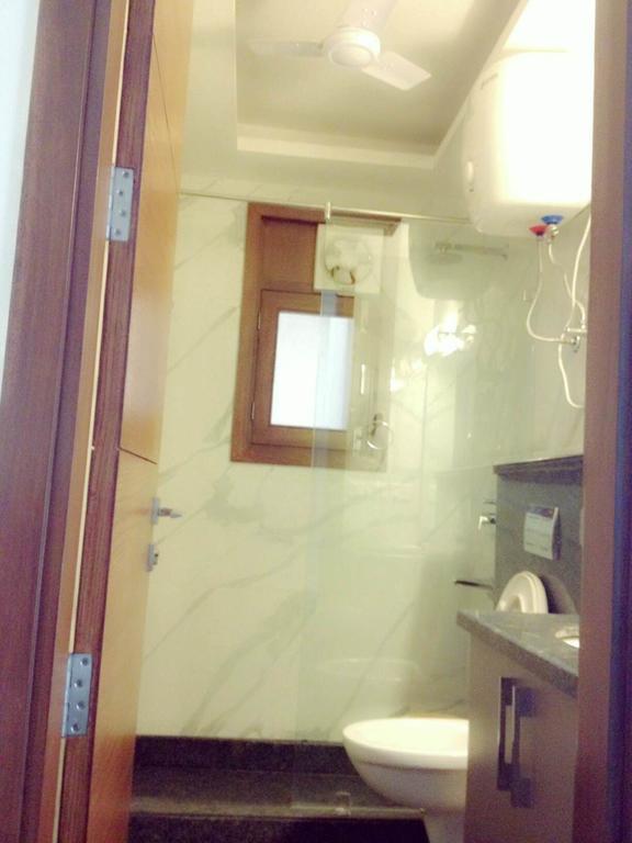 Woodpecker Service Apartments - Green Park New Delhi Luaran gambar