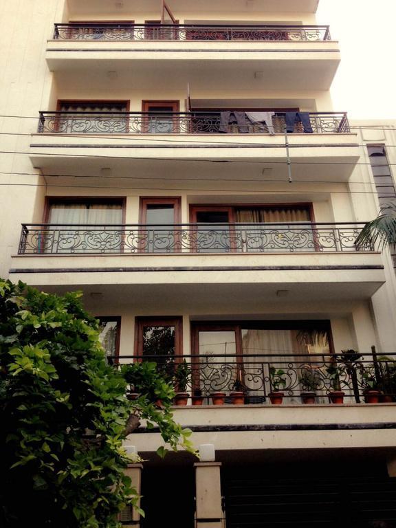 Woodpecker Service Apartments - Green Park New Delhi Bilik gambar