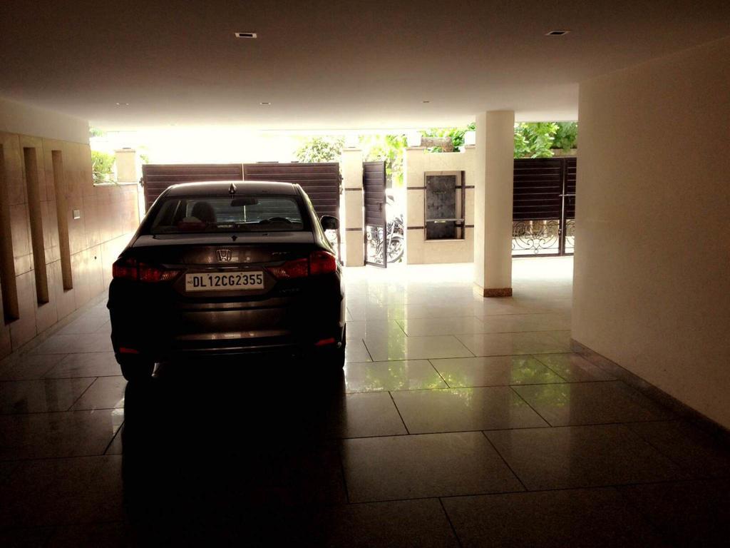 Woodpecker Service Apartments - Green Park New Delhi Bilik gambar