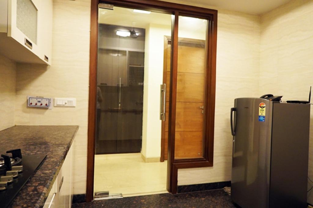 Woodpecker Service Apartments - Green Park New Delhi Luaran gambar
