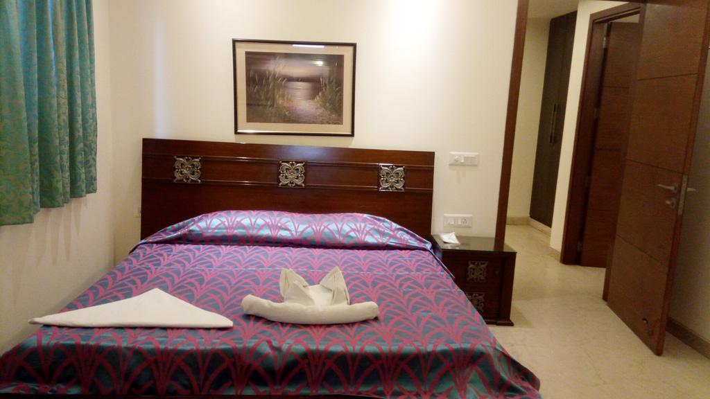 Woodpecker Service Apartments - Green Park New Delhi Luaran gambar